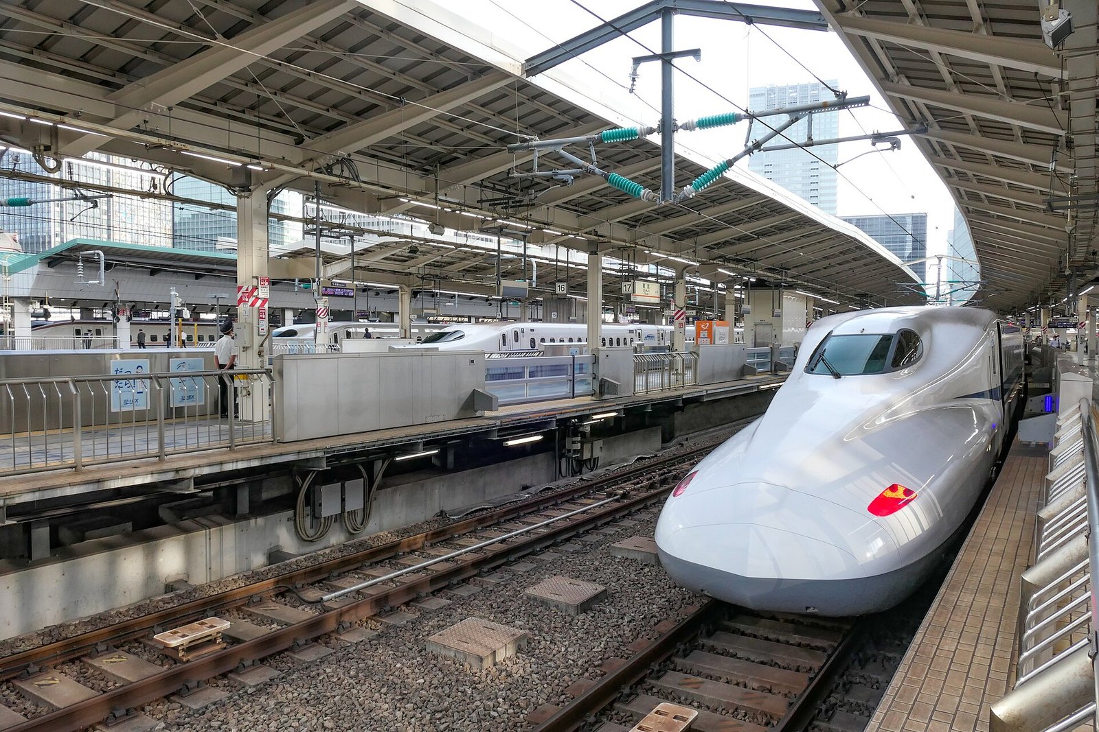 A shinkansen at Tokyo Station
