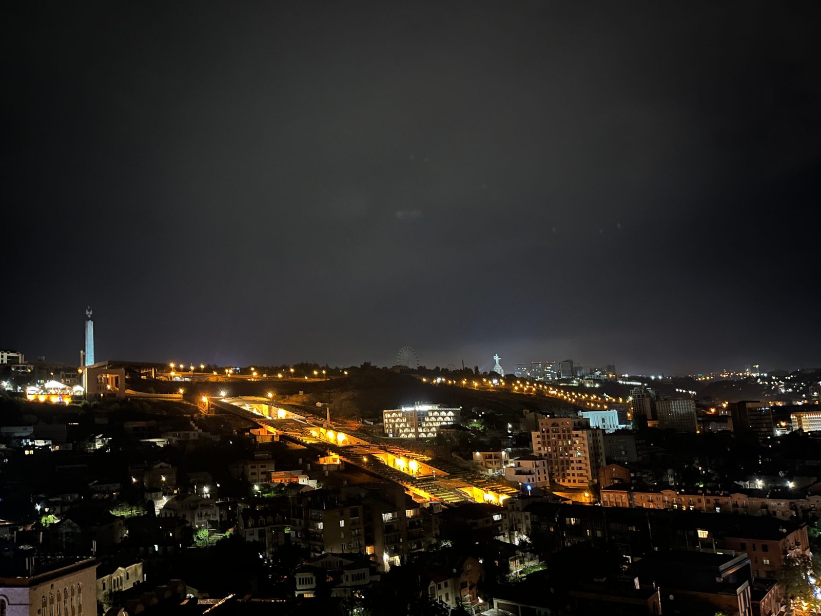 Yerevan Guide 2026: Neighborhoods, the Cascade and Getting Around